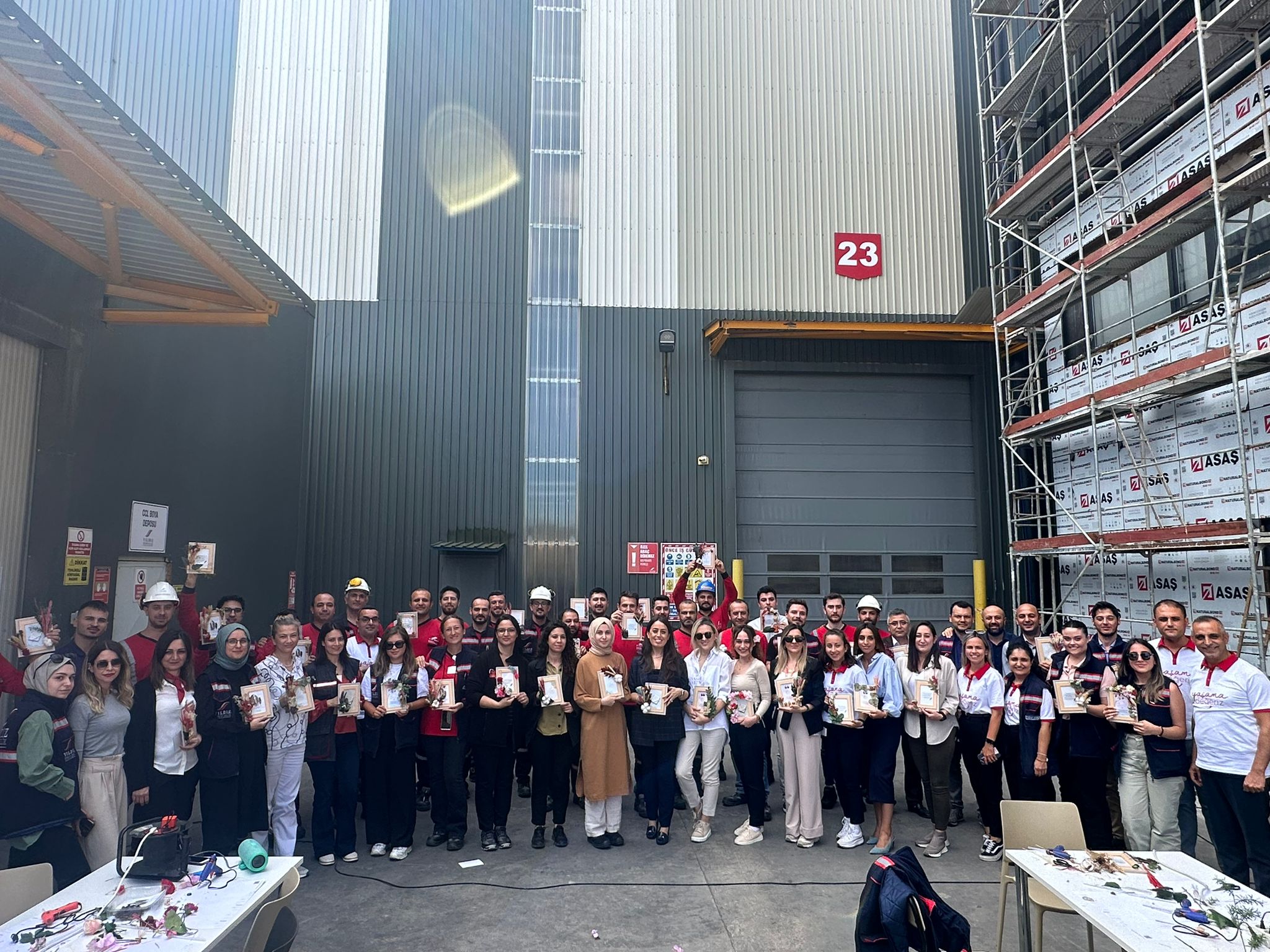 Molalara renk katan etkinlik: Doğadan Tasarım Atölyesi